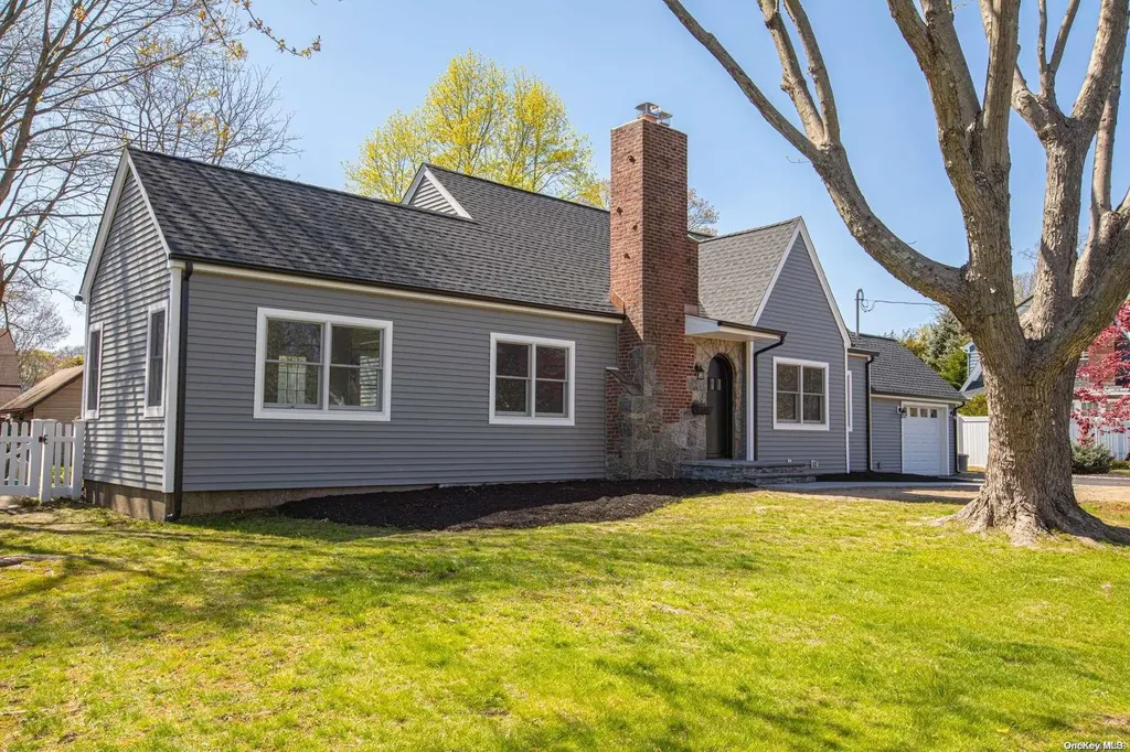 515 Lombardy Boulevard Brightwaters NY 11718