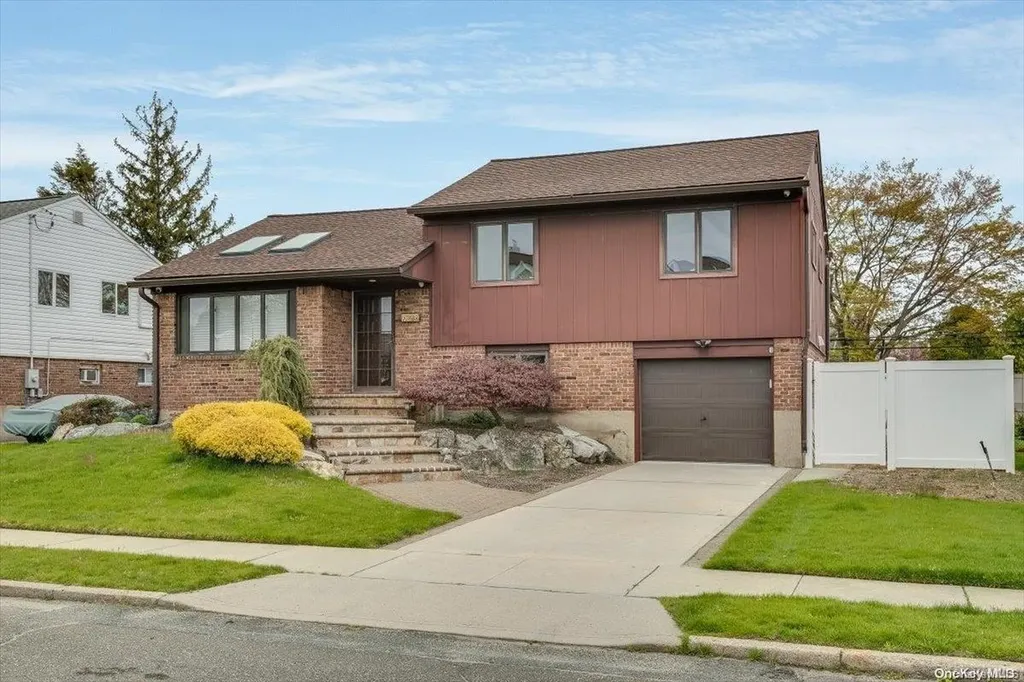 28 Clark Street Plainview NY 11803