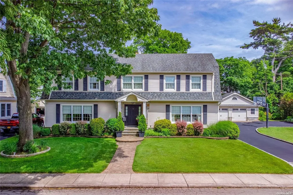 9 Euston Road Garden City NY 11530