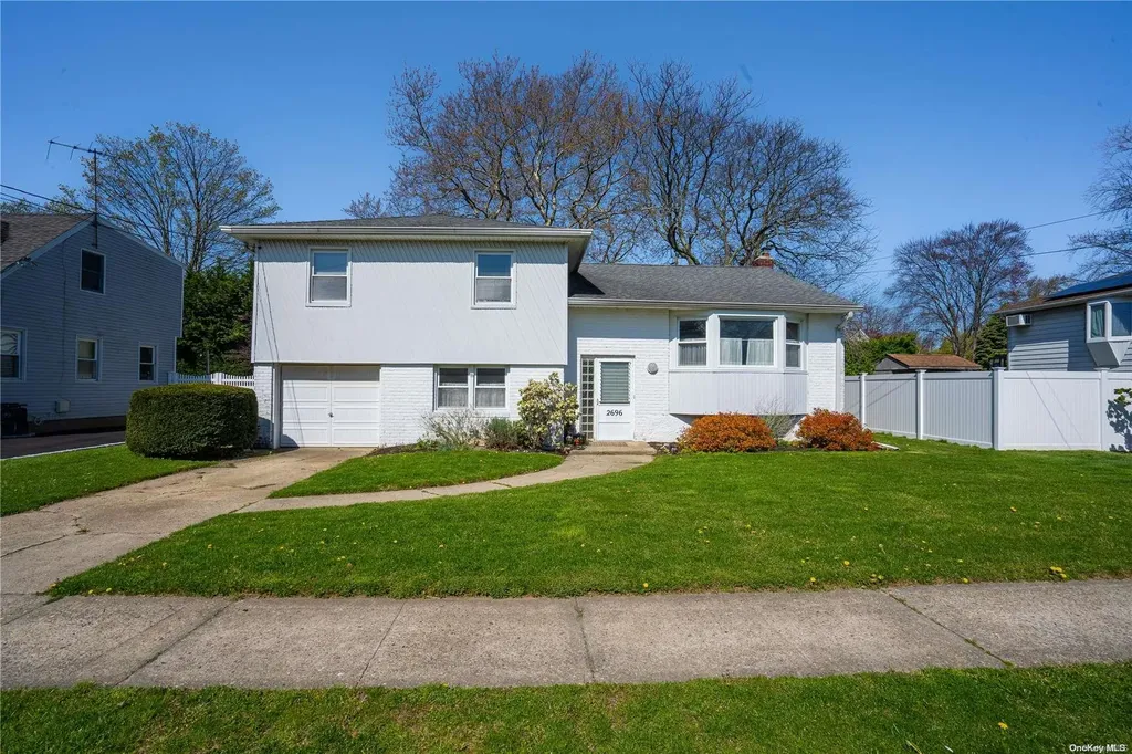 2696 Evans Road Oceanside NY 11572