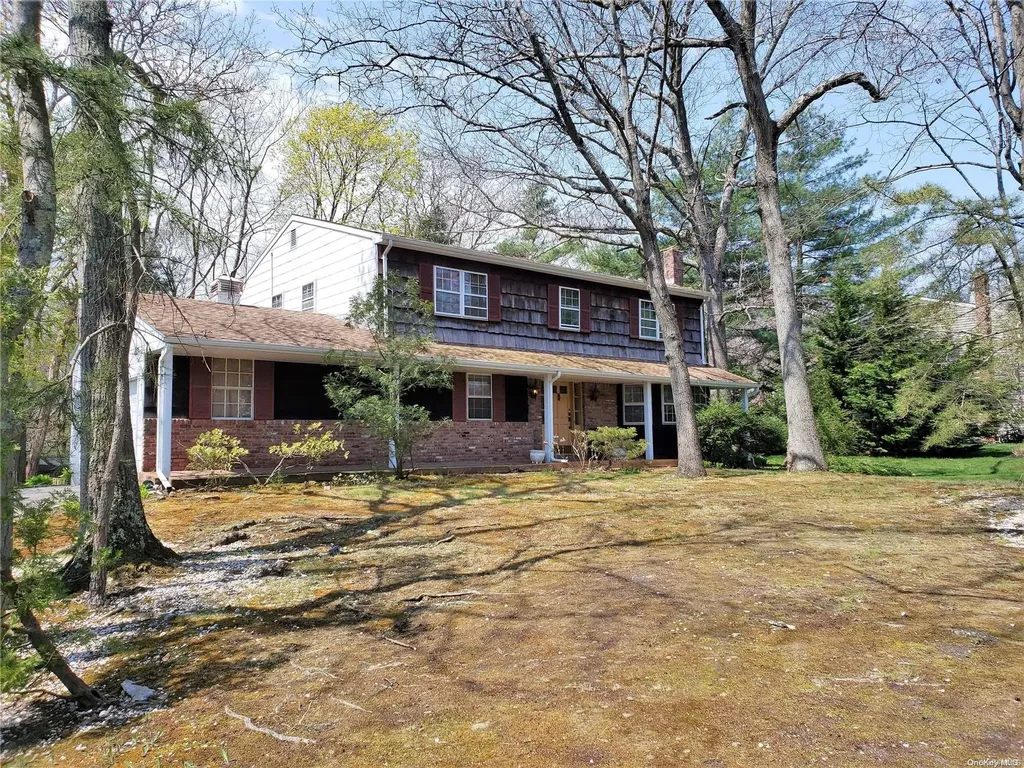 34 Mcculloch Drive Dix Hills NY 11746