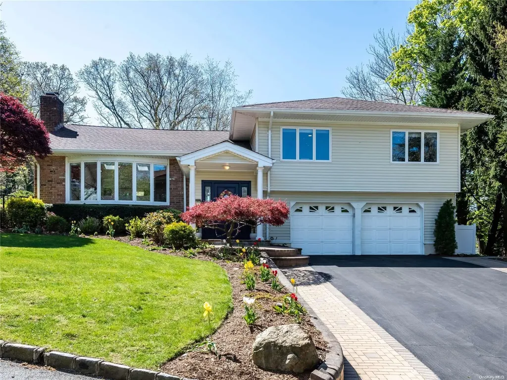 2 Parkwoods Road Manhasset NY 11030