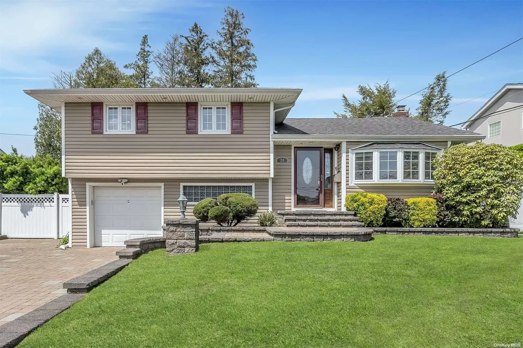 24 Debora Drive Plainview NY 11803