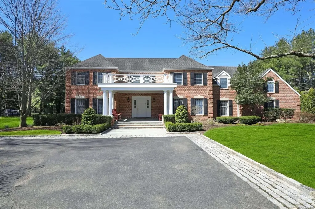 22 Grace Drive Old Westbury NY 11568