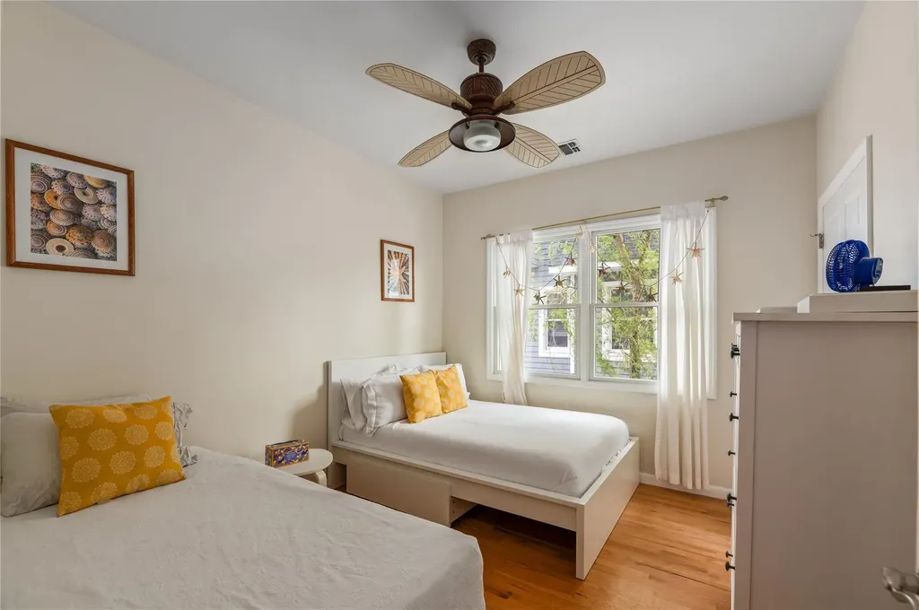 22 Bungalow Ocean Beach NY 11770