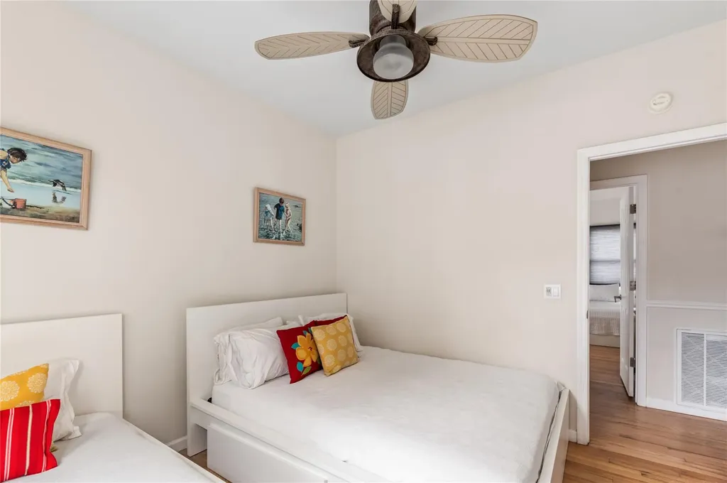 22 Bungalow Ocean Beach NY 11770