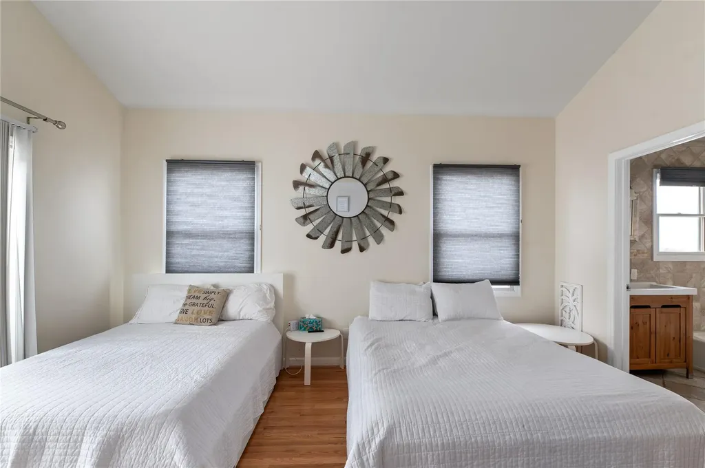22 Bungalow Ocean Beach NY 11770
