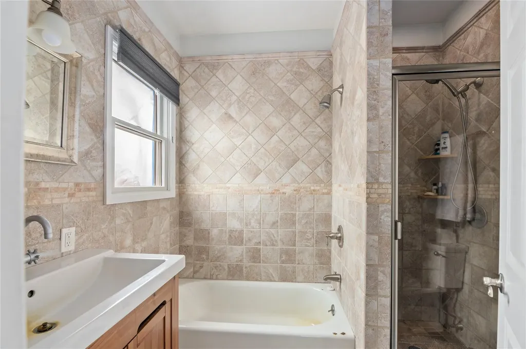 22 Bungalow Ocean Beach NY 11770