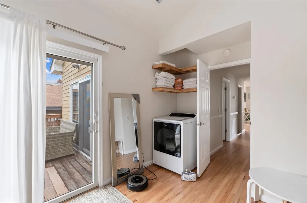 22 Bungalow Ocean Beach NY 11770
