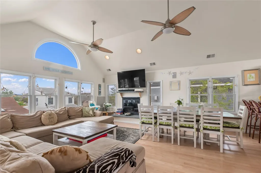 22 Bungalow Ocean Beach NY 11770