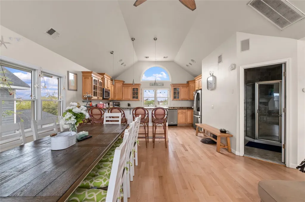 22 Bungalow Ocean Beach NY 11770