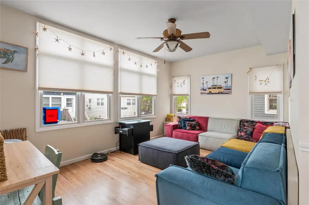 22 Bungalow Ocean Beach NY 11770