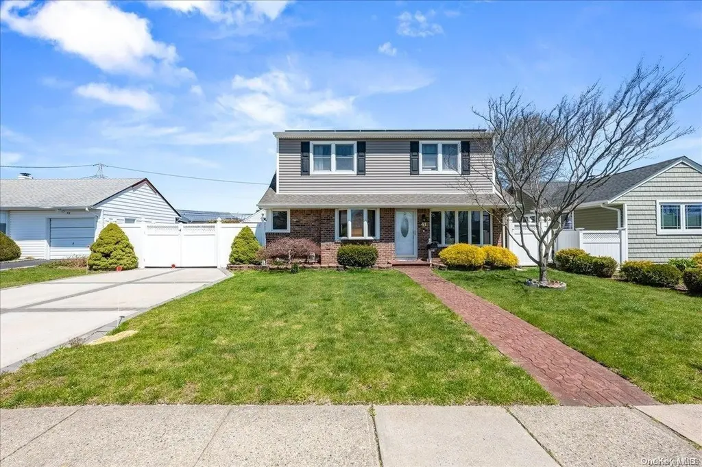 41 Devon Road Bethpage NY 11714