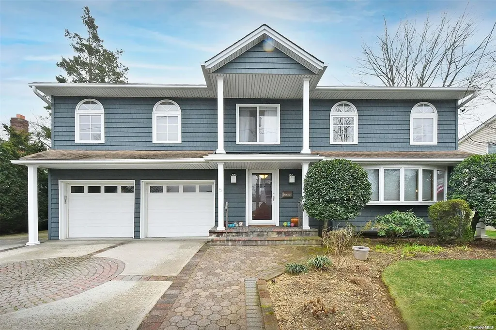 5 Floral Drive E Plainview NY 11803
