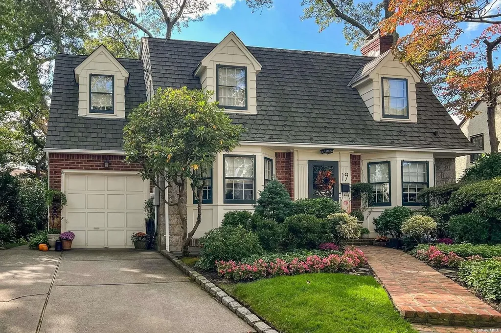 19 Webster Street Malverne NY 11565