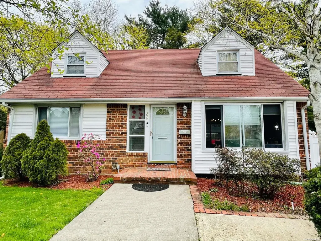 38 Willets Drive Syosset NY 11791