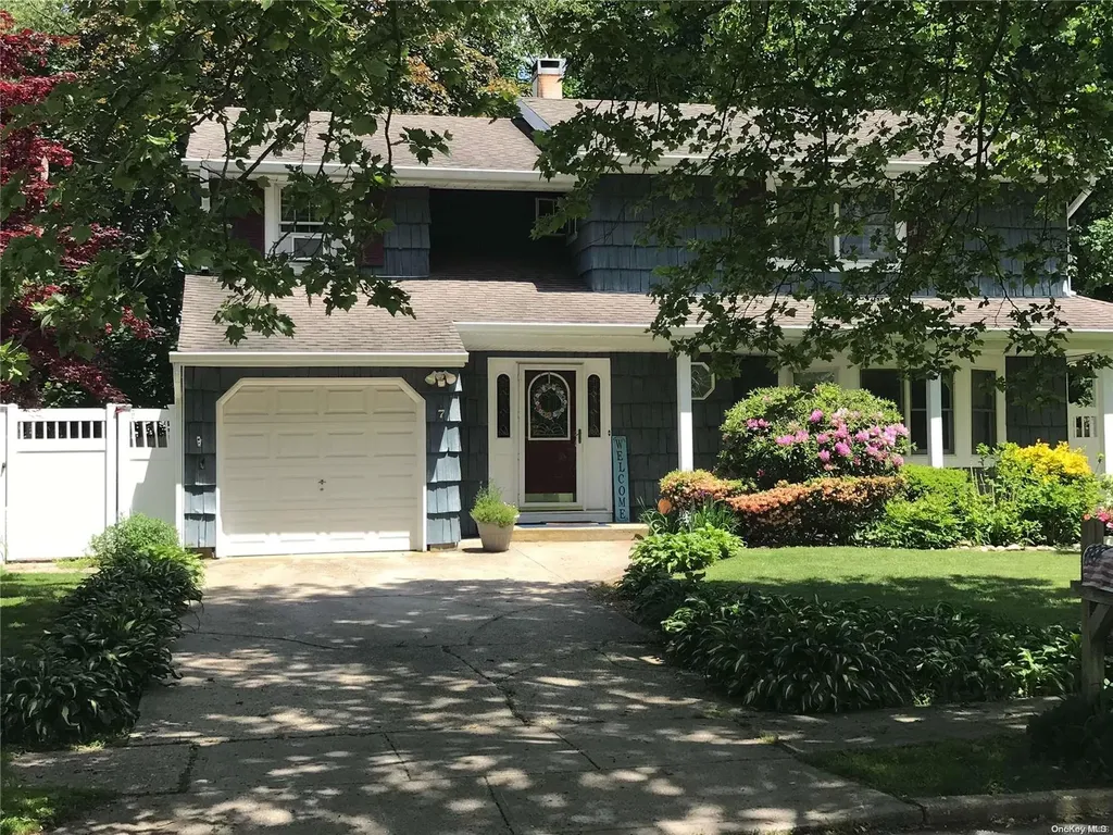 7 Northgate Drive Greenlawn NY 11740
