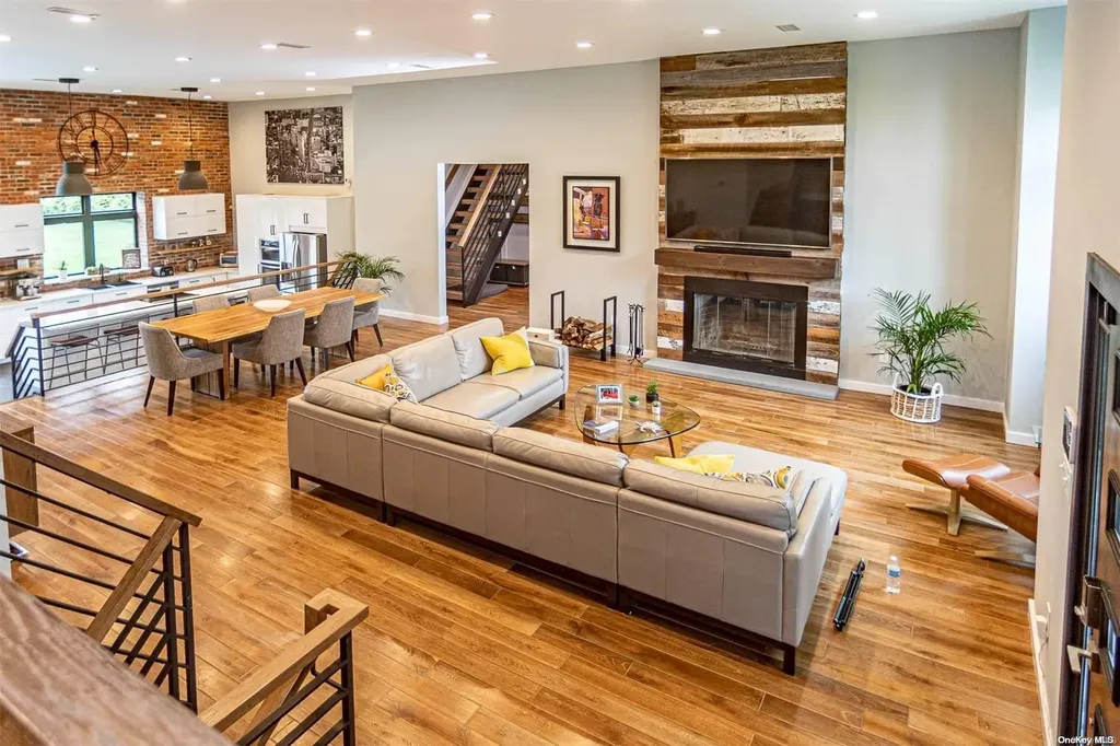 13 Edwards Lane Glen Cove NY 11542