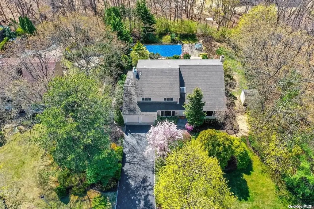6 Jill Drive Commack NY 11725
