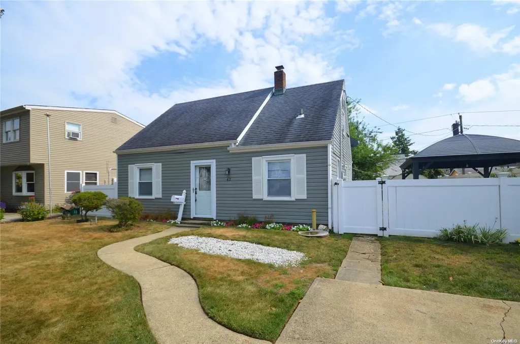 62 Butternut Lane Levittown NY 11756