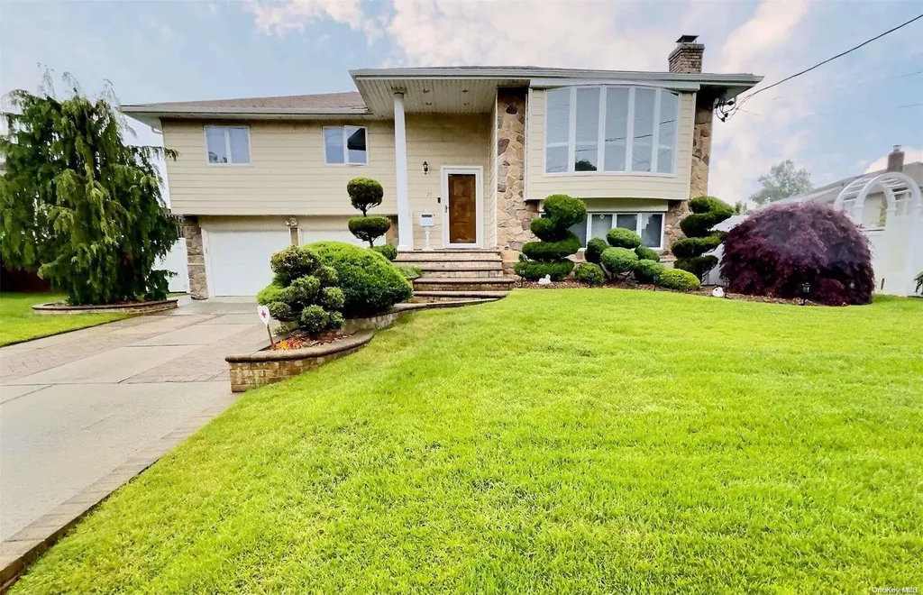 25 Ensign Drive Massapequa NY 11758