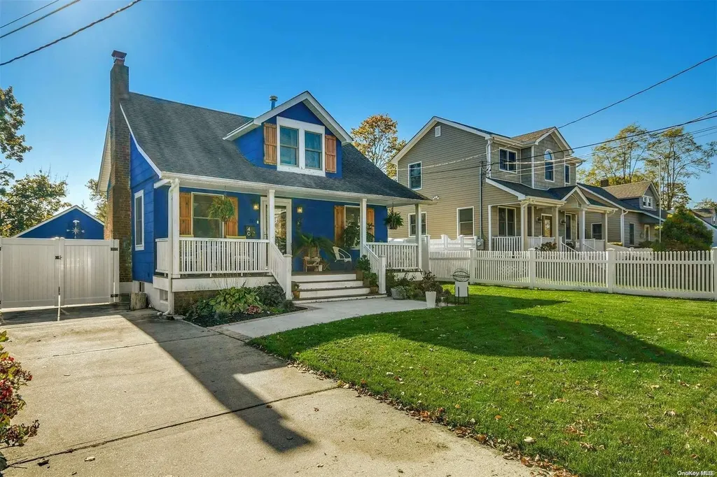 40 Spruce Street Islip NY 11751