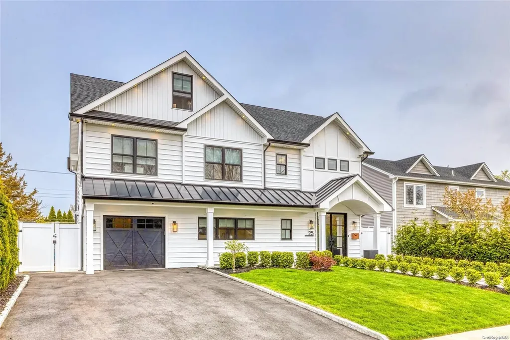 25 Mellow Lane Westbury NY 11590