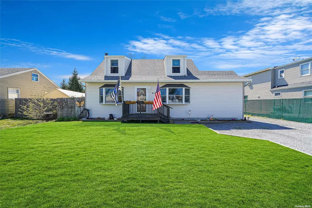 215 Hawkins Boulevard Copiague NY 11726