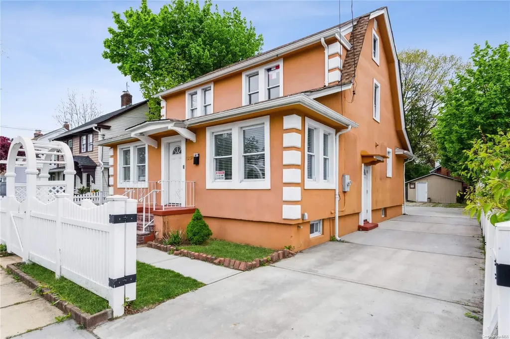 125 Willow Avenue Hempstead NY 11550