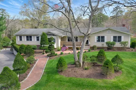 68 South Street Manorville NY 11949