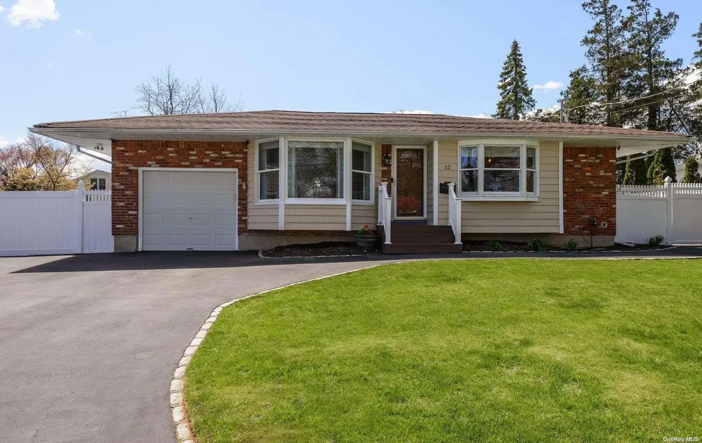 12 Sheldon Place Commack NY 11725