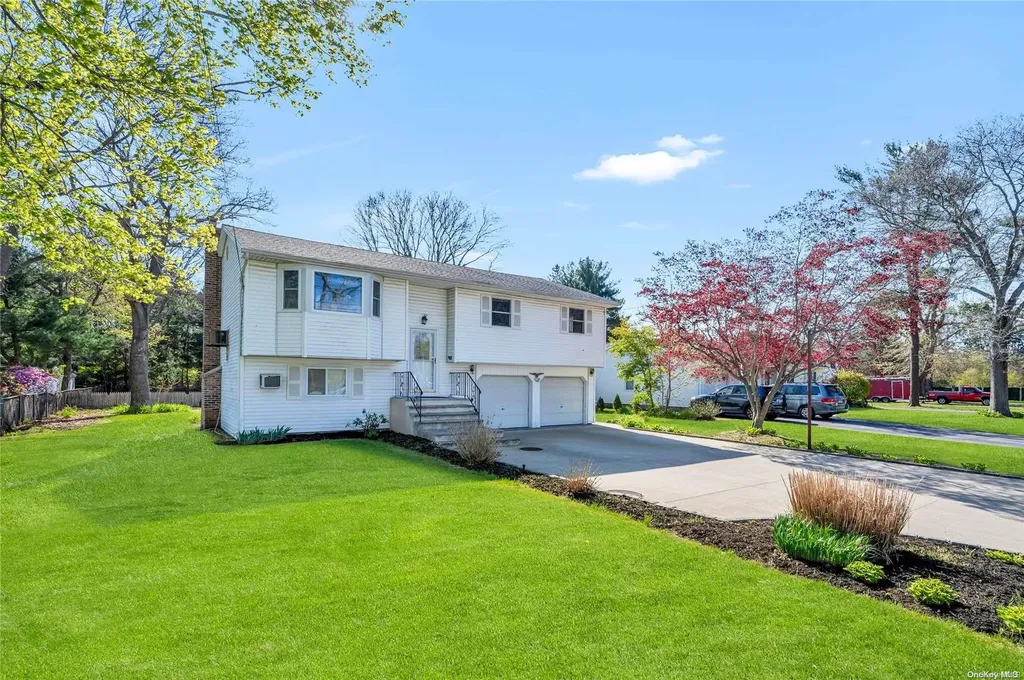 71 N Coleman Road Centereach NY 11720