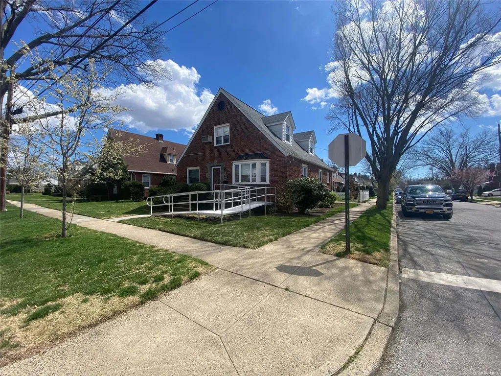 1300 6th Avenue New Hyde Park NY 11040