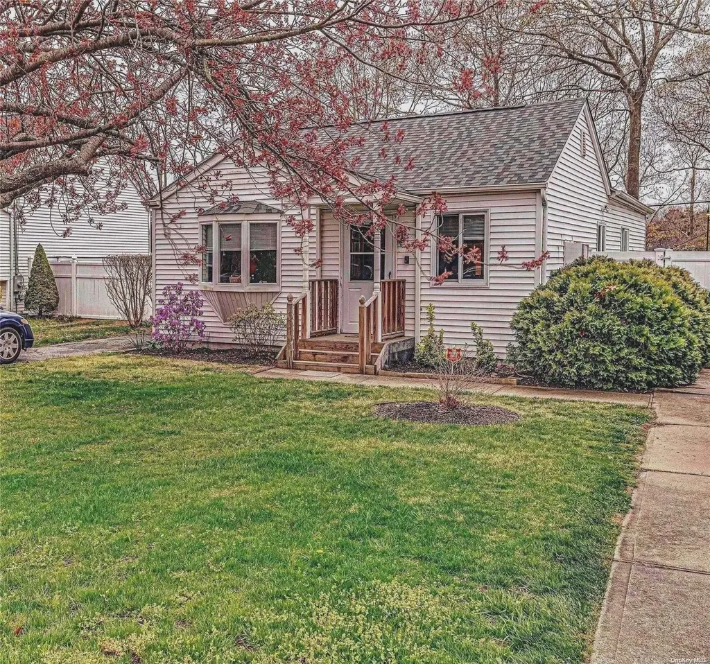 168 Mastic Boulevard E Shirley NY 11967
