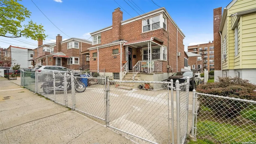 1565 Mcdonald Street Bronx NY 10461
