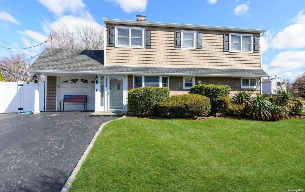 222 Blacksmith Road Levittown NY 11756