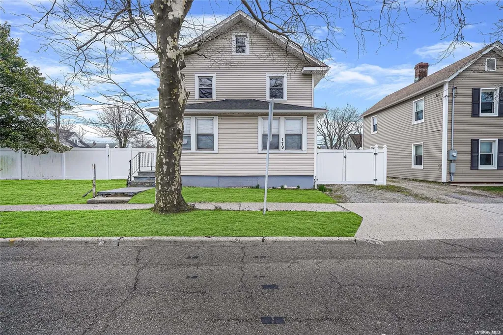 179 5th Avenue Bay Shore NY 11706