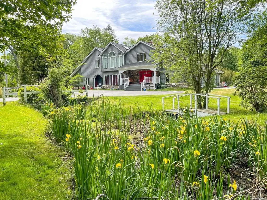 10 Bobs Lane Setauket NY 11733