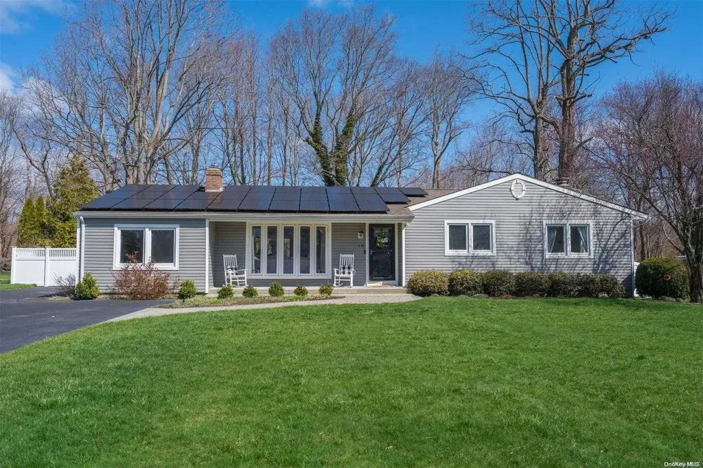 19 Heather Lane Miller Place NY 11764