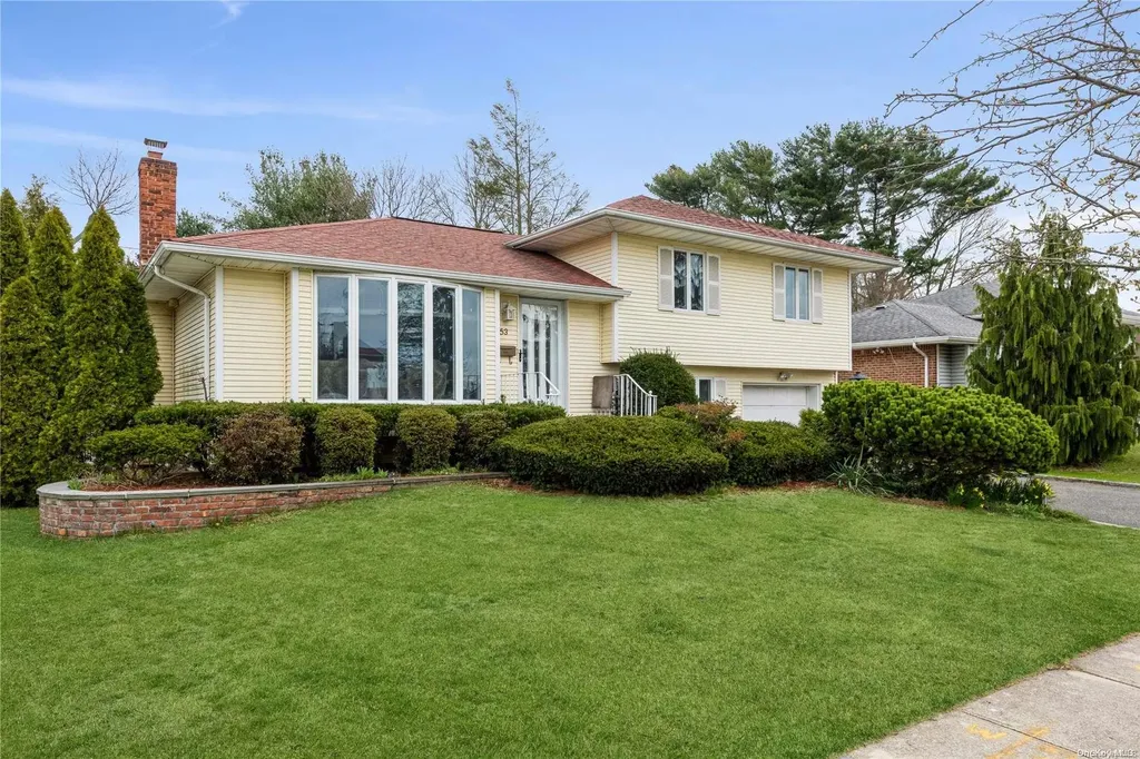 53 Macarthur Avenue Plainview NY 11803