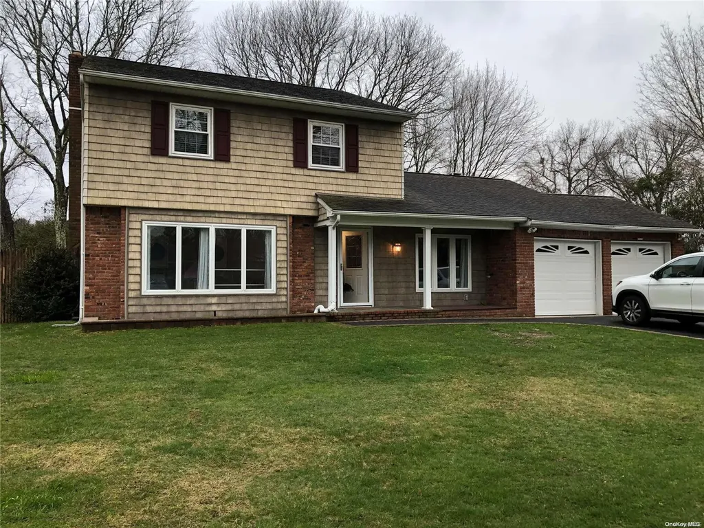 31 Elkin Drive Middle Island NY 11953
