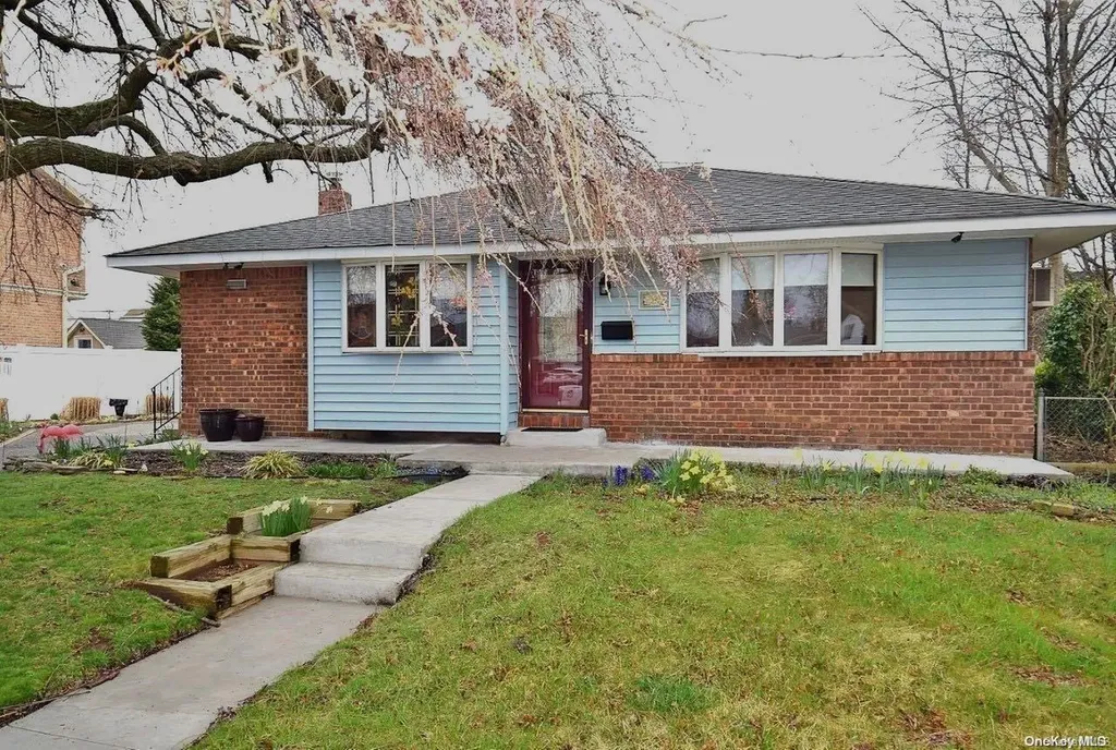 295 Bryant Avenue Levittown NY 11756