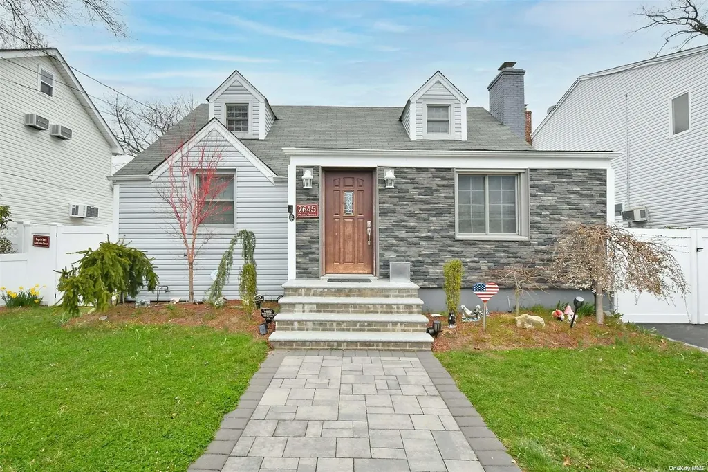 2645 Martin Avenue Bellmore NY 11710