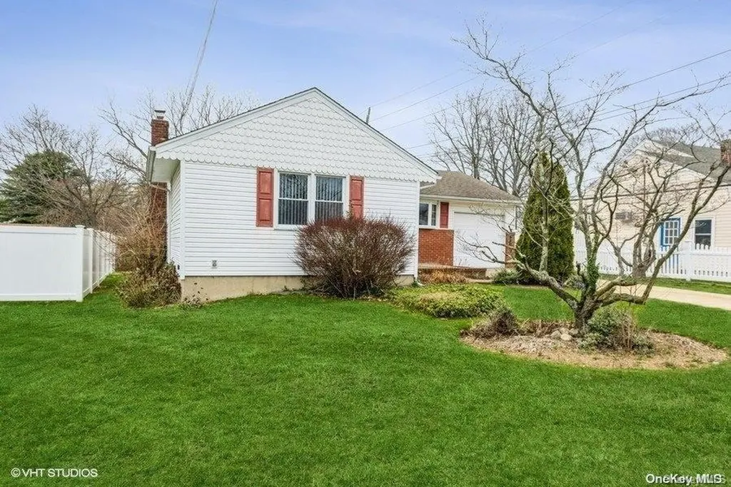 1674 Beech Street Wantagh NY 11793