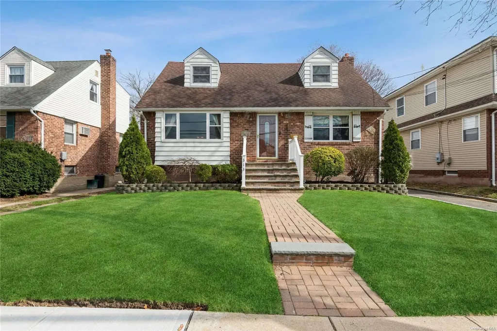 313 Bixley Heath Lynbrook NY 11563