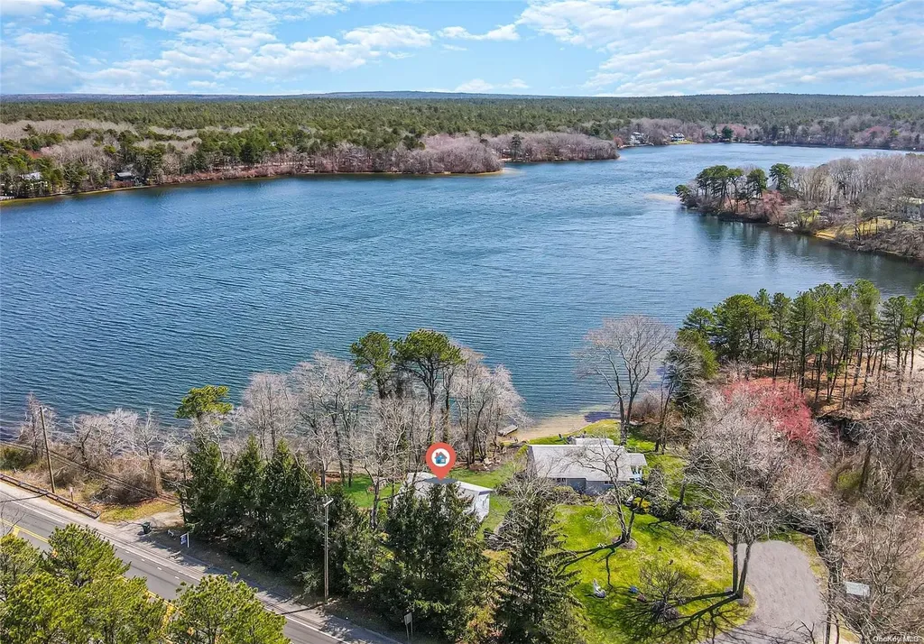 3901 Lake Avenue Riverhead NY 11901