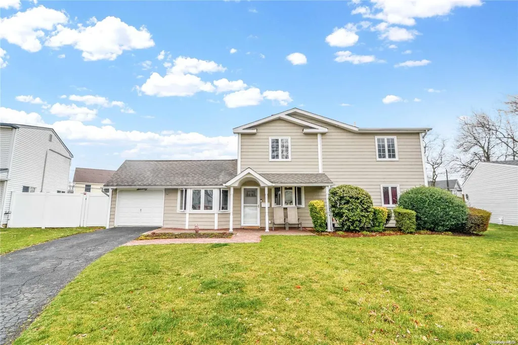 70 Elbow Lane Levittown NY 11756