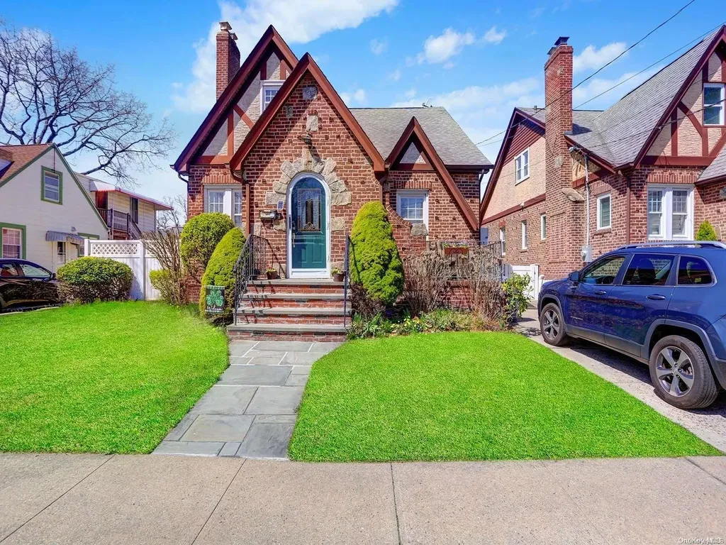 101 3rd Street New Hyde Park NY 11040