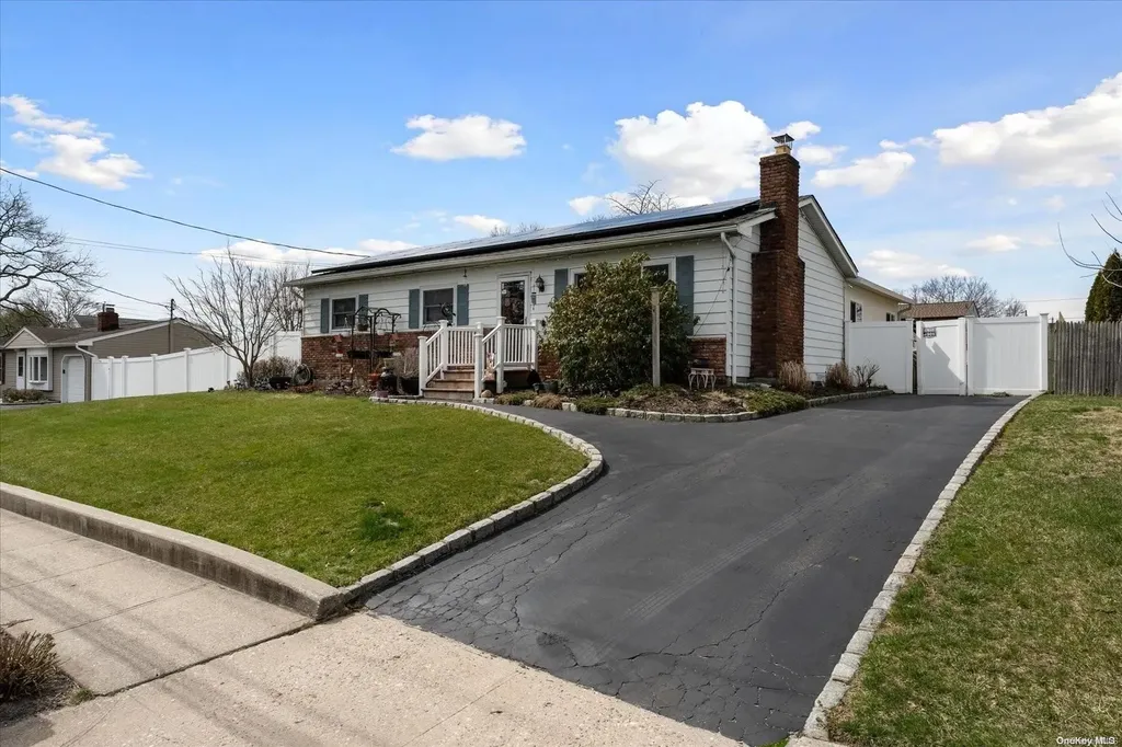 386 Boyle Road Selden NY 11784