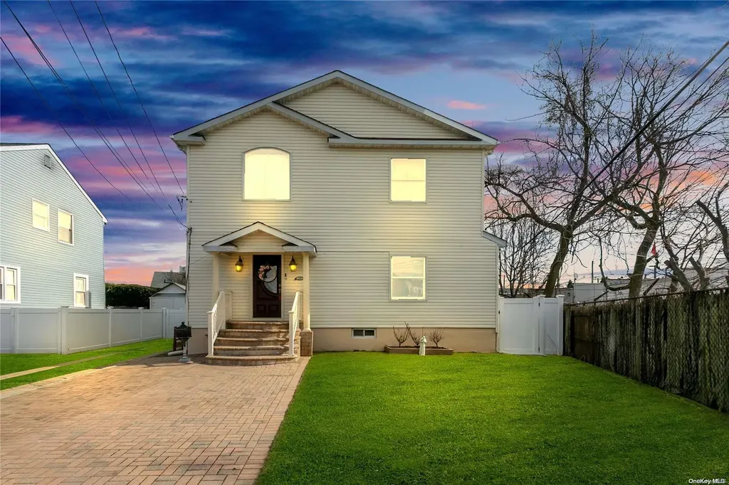 19 Yale Place Merrick NY 11566